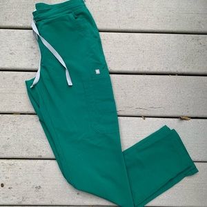 Figs Scrubs | Hunter green Yola Skinny Scrub Pant